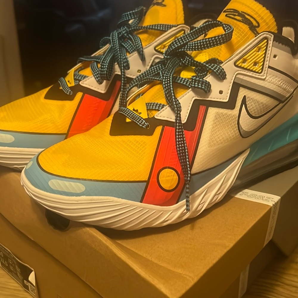 Nike Lebron XVIll Low, White/white,black,tic blue, Size 10